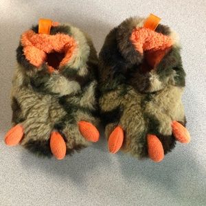 🟣 Toddler bear claw slippers
